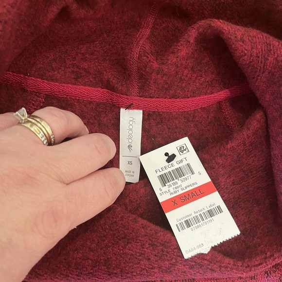 Ideology Red Cowl Neck Crossover Tulip Hem Pullover Activewear Size XS NWT - Picture 4 of 4